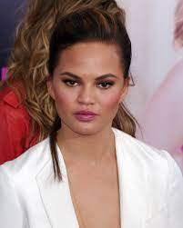 Chrissy Teigen has apologised for urging Courtney Stodden to kill herself a decade ago