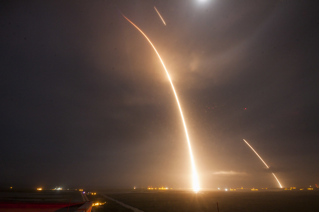 Chinese rocket is plummeting to earth in an uncontrolled fall.