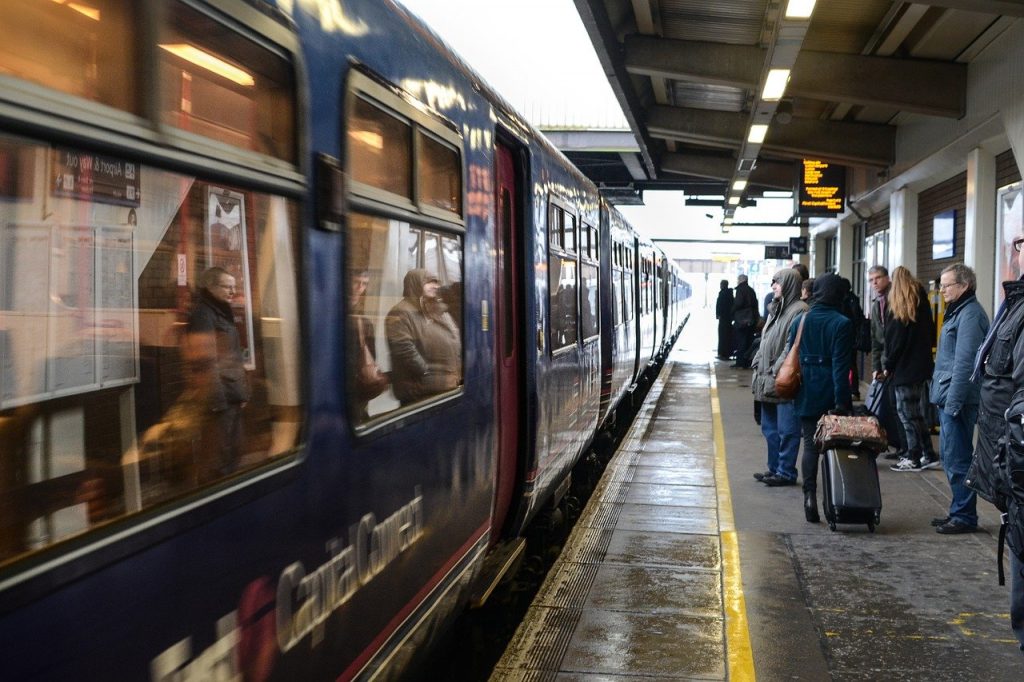 Flexible season tickets for part0time commuters - Train station